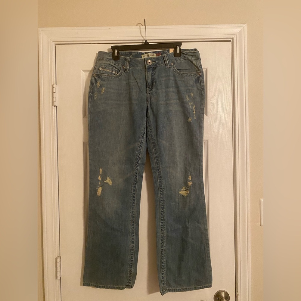 Aeropostale Blue Distressed Jeans. Juniors. Regular. Bootcut.Chelsea. 13/14.NWT.